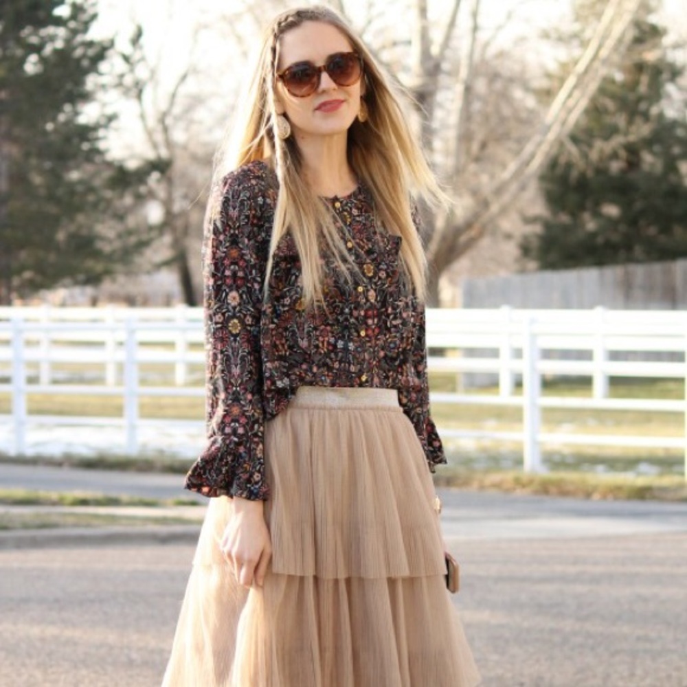 Old Navy Black Sleeved Blouse with nature print